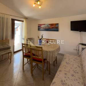 VRSI - Samostojeća katnica sa dvije stambene jedinice - 250m2