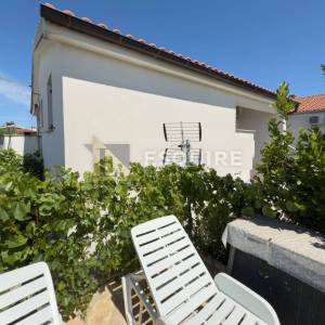 VRSI - Samostojeća katnica sa dvije stambene jedinice - 250m2