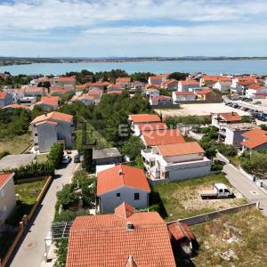 VRSI - Samostojeća katnica sa dvije stambene jedinice - 250m2