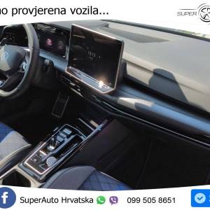 VW Golf 8 R 2.0 TSI 4M Aut. 333 KS, PANO+BLACK+KAM+GR SJED+ACC+LANE+AKRAPOVIC