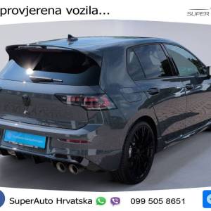 VW Golf 8 R 2.0 TSI 4M Aut. 333 KS, PANO+BLACK+KAM+GR SJED+ACC+LANE+AKRAPOVIC