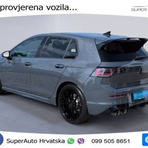 VW Golf 8 R 2.0 TSI 4M Aut. 333 KS, PANO+BLACK+KAM+GR SJED+ACC+LANE+AKRAPOVIC