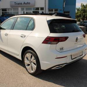VW Golf VIII 1.5 TSi Style *PANORAMA, LED, NAVIGACIJA*