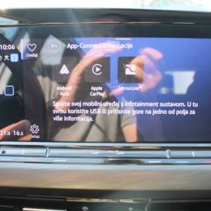 VW Golf VIII 1.5 TSi Style *PANORAMA, LED, NAVIGACIJA*