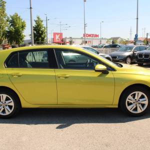 VW Golf VIII 2.0 TDi *LED, NAVIGACIJA, KAMERA*