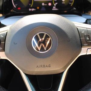 VW Golf VIII 2.0 TDi *LED, NAVIGACIJA, KAMERA*