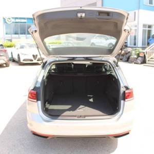 VW Passat Variant 2.0 TDi DSG *LED, NAVIGACIJA, KAMERA*