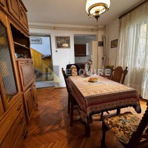 ZADAR-BORIK, duplex kuća na odličnoj lokaciji sa dva stana!!