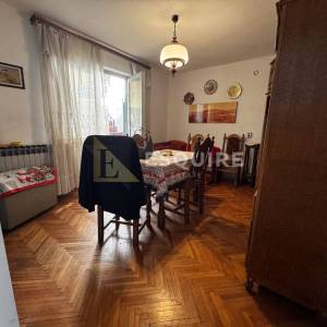 ZADAR-BORIK, duplex kuća na odličnoj lokaciji sa dva stana!!