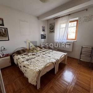 ZADAR-BORIK, duplex kuća na odličnoj lokaciji sa dva stana!!