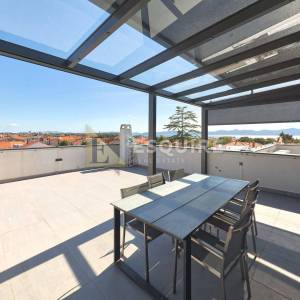 ZADAR - BORIK - Dvosoban penthouse na top lokaciji - 95m2