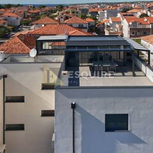 ZADAR - BORIK - Dvosoban penthouse na top lokaciji - 95m2