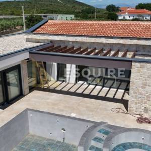 ZADAR - DEBELJAK Trosobna vila s bazenom - 145m2