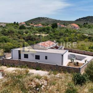ZADAR - DEBELJAK Trosobna vila s bazenom - 145m2