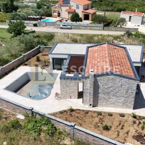 ZADAR - DEBELJAK Trosobna vila s bazenom - 145m2