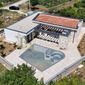 ZADAR - DEBELJAK Trosobna vila s bazenom - 145m2