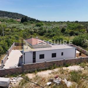 ZADAR - DEBELJAK Trosobna vila s bazenom - 145m2