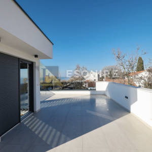 ZADAR - DIKLO - Četverosobna vila 1. red do mora - 150m2