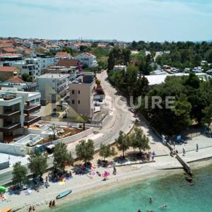 ZADAR - DIKLO - Dvosoban stan S2 u prizemlju s bazenom 1. red do mora - 166,25m2