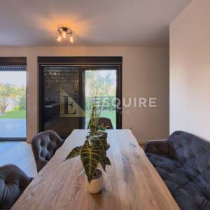 ZADAR - DIKLOVAC - Trosoban namješten stan s vrtom i krovnom terasom - 141m2