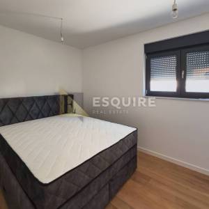 ZADAR - DIKLOVAC - Trosoban namješten stan s vrtom i krovnom terasom - 141m2