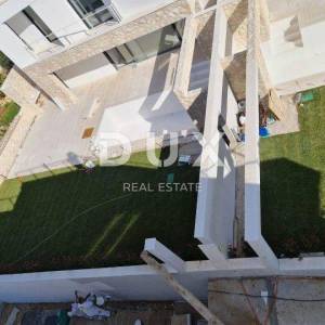  Zadar, Kožino, dvoetažni stan, 138m2, bazen
