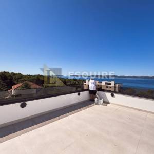 ZADAR - KOŽINO Luksuzan četverosoban penthouse S4 s grijanim bazenom na krovnoj terasi, 100m od mora - 265m2