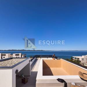 ZADAR - KOŽINO Luksuzan četverosoban penthouse S4 s grijanim bazenom na krovnoj terasi, 100m od mora - 265m2