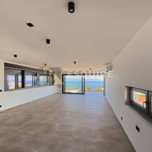 ZADAR - KOŽINO Luksuzan četverosoban penthouse S4 s grijanim bazenom na krovnoj terasi, 100m od mora - 265m2