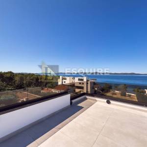 ZADAR - KOŽINO Luksuzan četverosoban penthouse S4 s grijanim bazenom na krovnoj terasi, 100m od mora - 265m2
