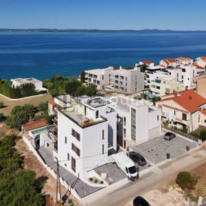 ZADAR - KOŽINO Luksuzan četverosoban stan S1 s grijanim bazenom, 100m od mora - 227m2