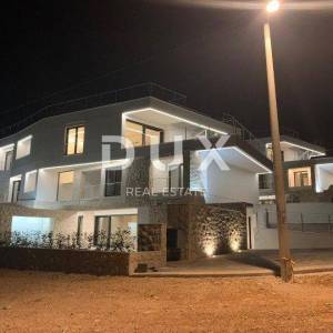 ZADAR, KOŽINO - Luksuzni dvoetažni apartman na vrhunskoj lokaciji