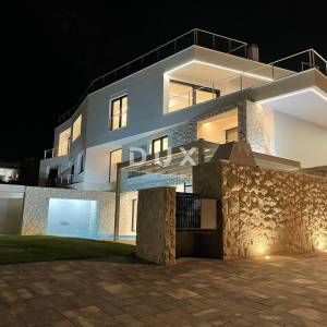ZADAR, KOŽINO - Luksuzni penthouse na vrhunskoj lokaciji