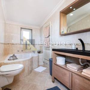 ZADAR - Kuća sa bazenom i pogledom na terenu od 1200m2