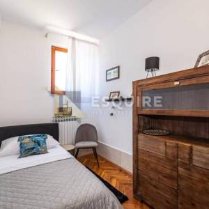 ZADAR - Kuća sa bazenom i pogledom na terenu od 1200m2