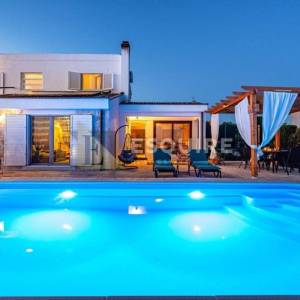 ZADAR - Kuća sa bazenom i pogledom na terenu od 1200m2