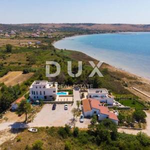 ZADAR, LJUBAČ - Luksuzna vila 1. red do mora