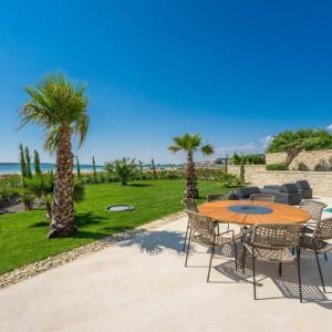 ZADAR, LJUBAČ - Luksuzna vila 1. red do mora