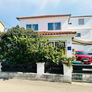 ZADAR-PETRČANE Apartmanska kuća s 5 apartmana i stanom