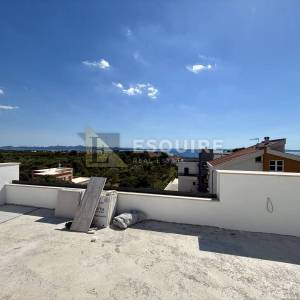 ZADAR – PETRČANE, Ekskluzivan penthouse S4 s krovnom terasom i panoramskim pogledom na more!!