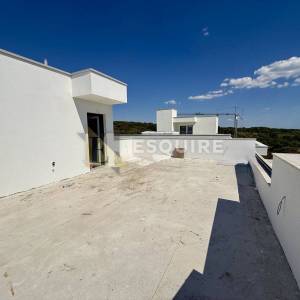 ZADAR – PETRČANE, Ekskluzivan penthouse S4 s krovnom terasom i panoramskim pogledom na more!!