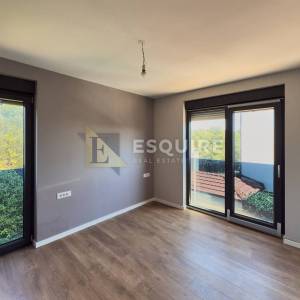 ZADAR - PETRČANE - Luksuzni trosobni dvoetažni apartman s krovnom terasom i pogledom na more!!