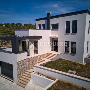 ZADAR - PLOVANIJA - Luksuzna obiteljska vila s panoramskim pogledom - 210m2