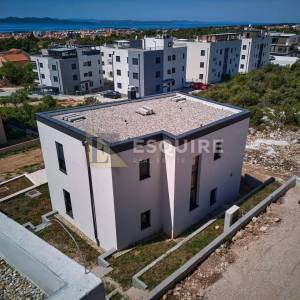 ZADAR - PLOVANIJA - Luksuzna obiteljska vila s panoramskim pogledom - 210m2