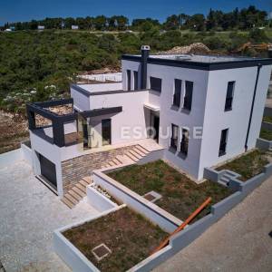 ZADAR - PLOVANIJA - Luksuzna obiteljska vila s panoramskim pogledom - 210m2