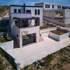 ZADAR - PLOVANIJA - Luksuzna obiteljska vila s panoramskim pogledom - 210m2