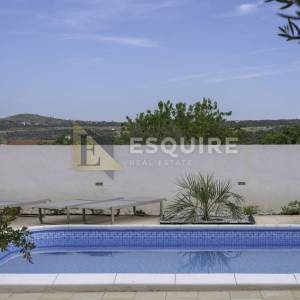 ZADAR - POSEDARJE Impozantna villa sa bazenom - 280m2