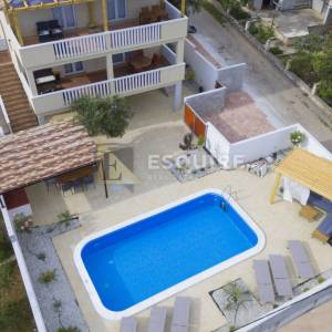 ZADAR - POSEDARJE Impozantna villa sa bazenom - 280m2