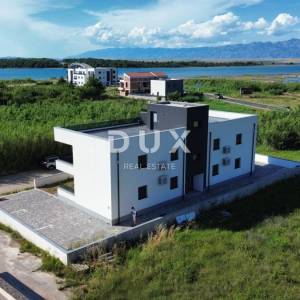 ZADAR, PRIVLAKA - Novogradnja! Vrhunski penthouse samo 140 metara od plaže s neodoljivim pogledom na more! S4