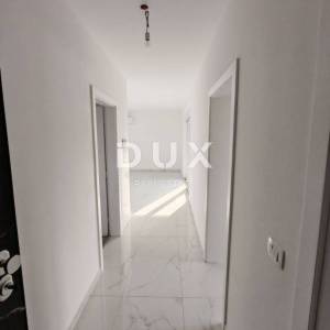ZADAR, PRIVLAKA - Novogradnja! Vrhunski penthouse samo 140 metara od plaže s neodoljivim pogledom na more! S3